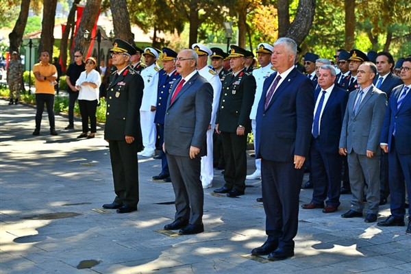 15 Temmuz Demokrasi ve Milli Birlik Günü'nde şehitler anıldı