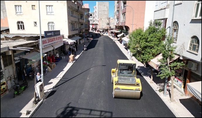 Büyükşehir 'den Viranşehir'e sıcak asfalt çalışmaları