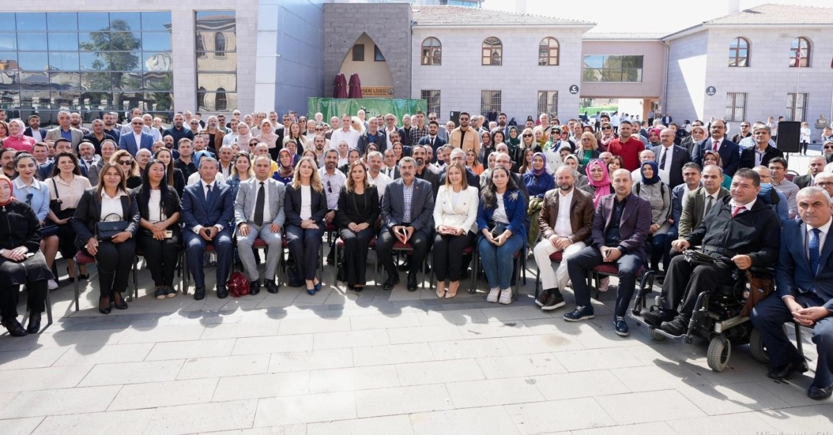 Öğretmenlik Mesleği Kanunu Teklifi Resmi Olarak Yasalaştı