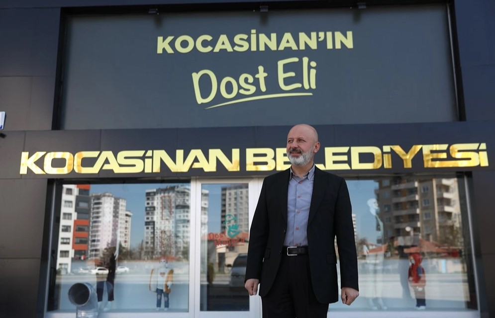 Kocasinan, Evde Bakım Hizmetiyle Hem Şifa Dağıtıyor Hem de Yüzleri Güldürüyor