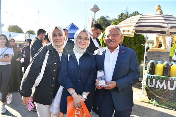 Başkan Büyükkılıç: Dolu dolu bir fuar dönemi yaşıyoruz