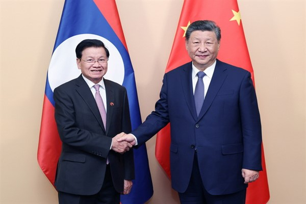 Xi Jinping, Laos lideriyle bir araya geldi