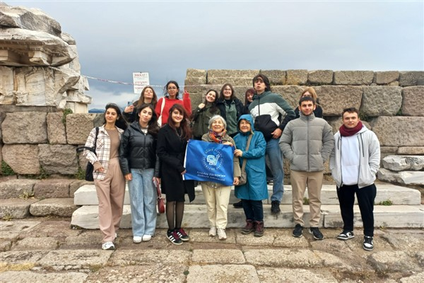 İzmir Büyükşehir Belediyesi kitapseverleri buluşturuyor