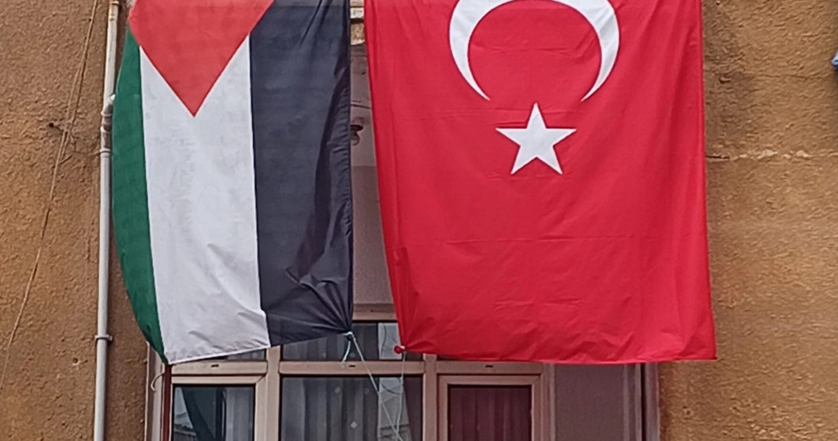 Edirne Keşan'da Saadet Partisi, Filistin Bayrağı Astı!