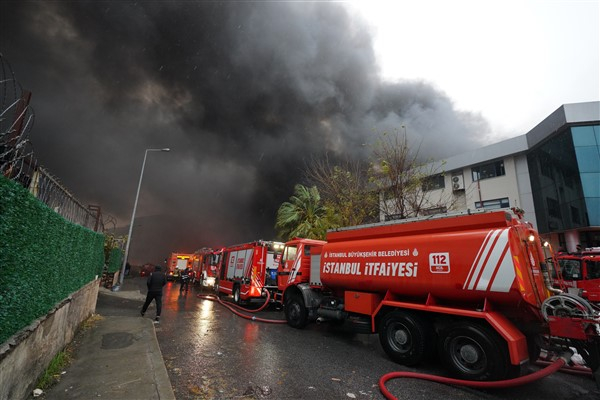 Beylikdüzü’nde fabrika yangını