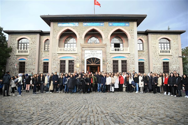 Bayrampaşalı öğretmenler, Ankara’da ağırlandı