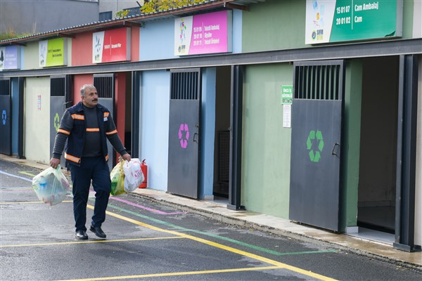 Esenyurt Belediyesi ambalaj atıklarını geri dönüşüme kazandırıyor