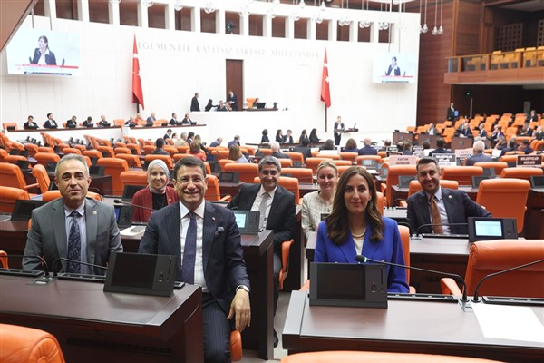 DEVA Partisi milletvekillerinden mülakatta elenen öğretmenler için kanun teklifi