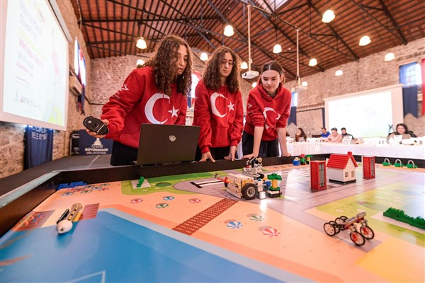 İzmir’de Dünya Robot Olimpiyatları başlıyor