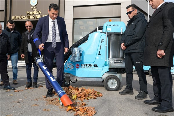 Manisa Büyükşehir, elektrikli 4 vakumlu süpürgelerle araç filosunu güçlendirdi