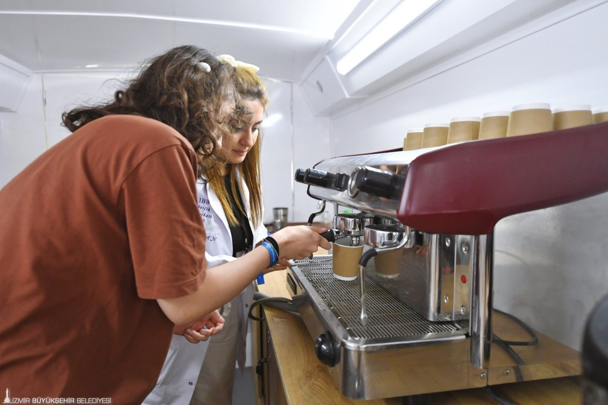 “Mobil Barista” Otobüsü Gençlik Merkezlerinde