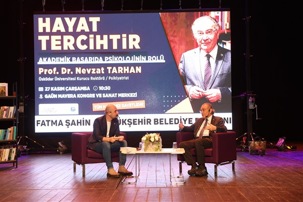 Prof. Dr. Tarhan, Gaziantep’te sınava hazırlanan gençlerle buluştu