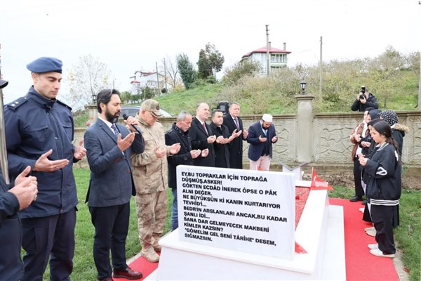 Giresun Vali Serdengeçti, Espiye'de şehit ailelerini ziyaret etti