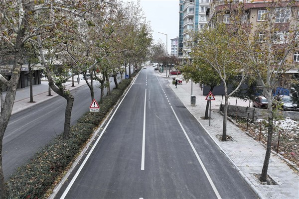 Konya Ahmet Özcan Caddesi’nde 2,6 kilometrelik sıcak asfalt çalışması tamamlandı