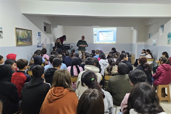 Düzce Üniversitesi, ortaokul öğrencileriyle sürdürülebilirliği konuştu