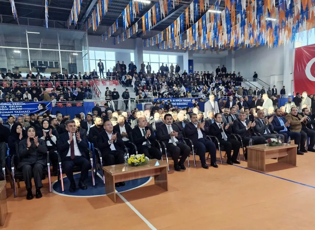 AK Parti Viranşehir 8. Olağan İlçe Kongresi Büyük Bir Coşkuyla Gerçekleştirildi