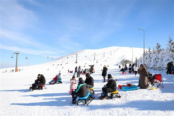 Akdağ Kayak Merkezi’nde turizm sezonu başladı