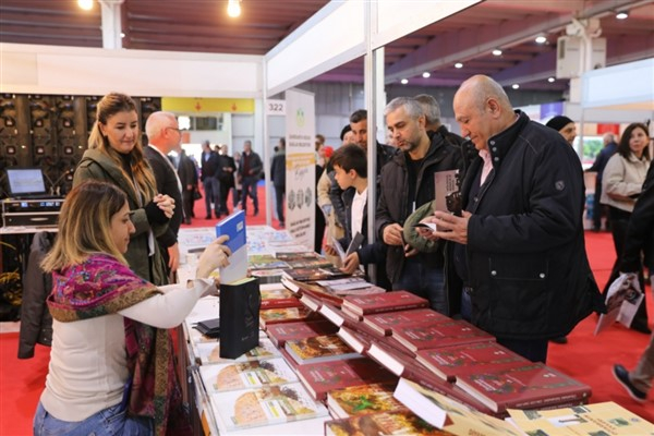 Diyarbakır Büyükşehir Belediyesi, 8. Kitap Fuarı'nda stant açtı