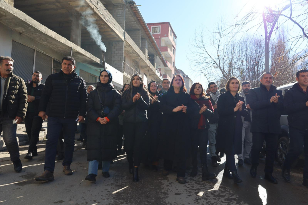 Eşbaşkan Şedal ve Zeydan, Bahçesaray'da nöbet eyleminde