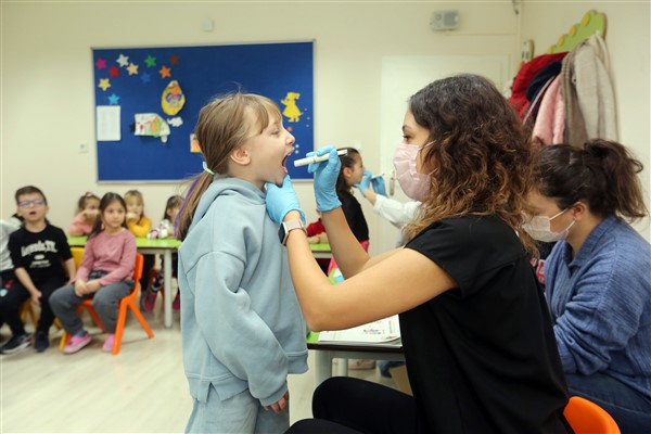 Yenimahalle’nin çocuklarına ücretsiz diş taraması