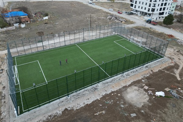 Çorum’daki semt sahalarında tadilat çalışması tamamlandı