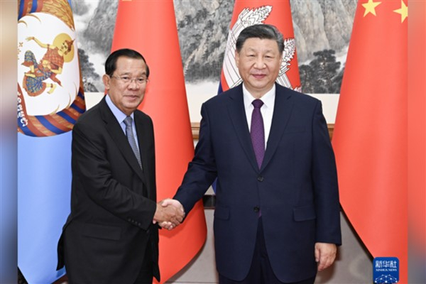 Xi Jinping, Hun Sen ile görüştü