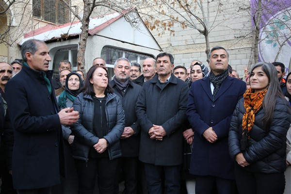 Eşbaşkan Şedal ve Zeydan, Van halkını iradelerine sahip çıkmaya çağırdı