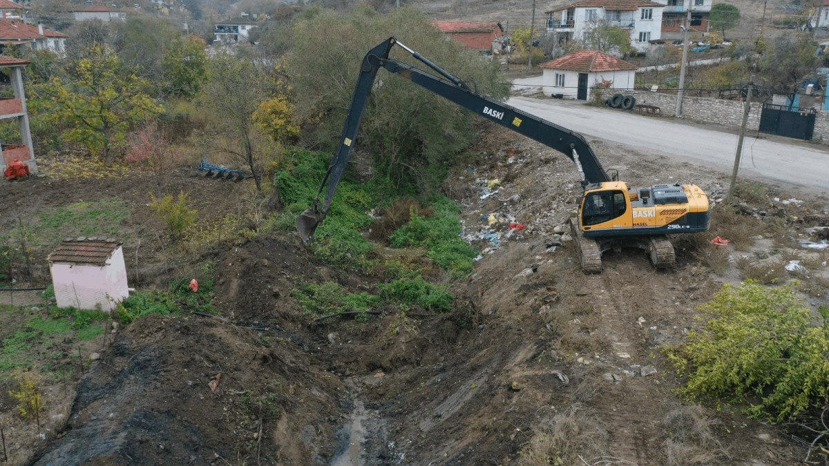 Balıkesir'de Dere Yataklarında Temizlik Çalışmaları Başlatıldı