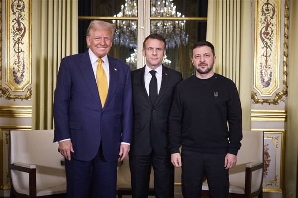 Ukrayna Devlet Başkanı Zelenski, Paris’te Macron ve Trump ile görüştü