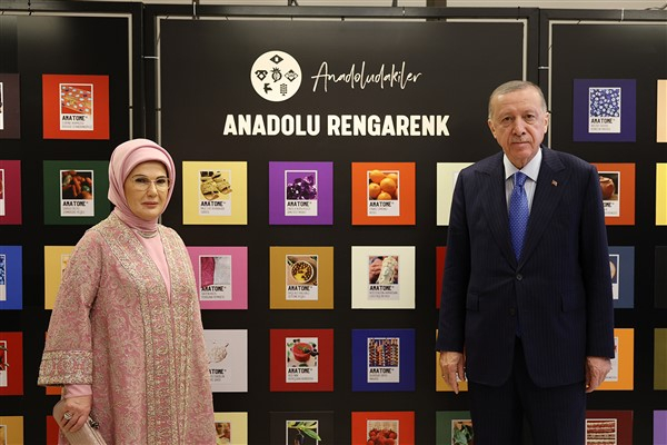 Cumhurbaşkanı Erdoğan, Anadoludakiler Projesi'nin sergisini gezdi