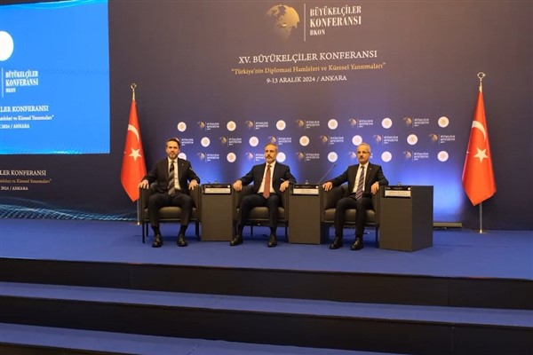 Dışişleri Bakanı Fidan, 15. Büyükelçiler Konferansı’nda Bayraktar, Uraloğlu'nu ağırladı