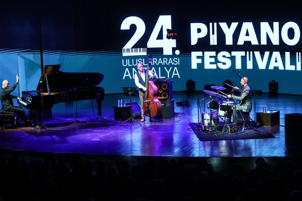 24. Uluslararası Antalya Piyano Festivali’nde Kerem Görsev sahne aldı