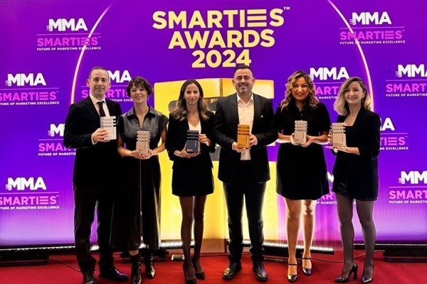 Teknosa, Smarties Awards Türkiye’de ″Yılın Markası″ seçildi