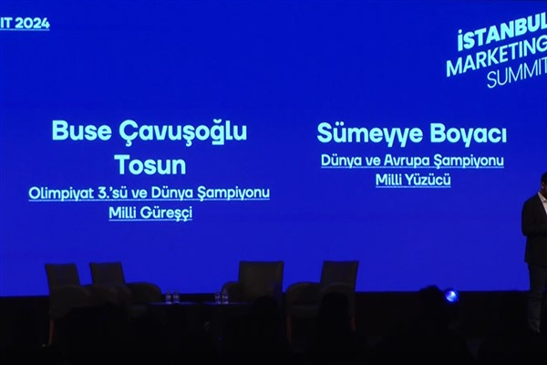 Buse Tosun Çavuşoğlu ve Sümeyye Boyacı, İstanbul Marketing Summit'te yer aldı