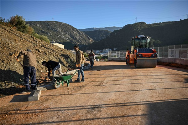 Başkan Eşki: Daha güvenli ve konforlu yollar için çalışıyoruz