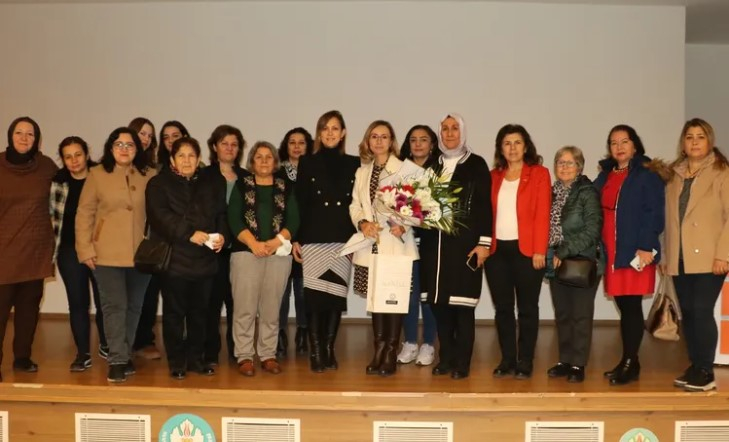 Manisa'da Kadınlara Yönelik Sağlık Semineri Düzenlendi