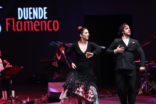 Duende Flamenco Feat grubu Antalya'da sahne aldı