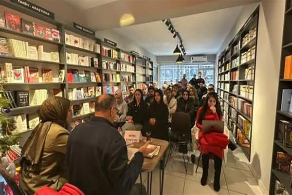 Siirt Kitap Kulübü, edebiyat tutkunlarını yazarlarla bir araya getiriyor