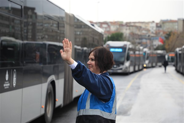 İETT’de ilk kadın metrobüs denetim amiri göreve başladı