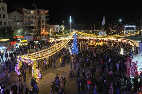 Manisa’nın ilk kez kurulan ‘yeni yıl panayırı’ açıldı