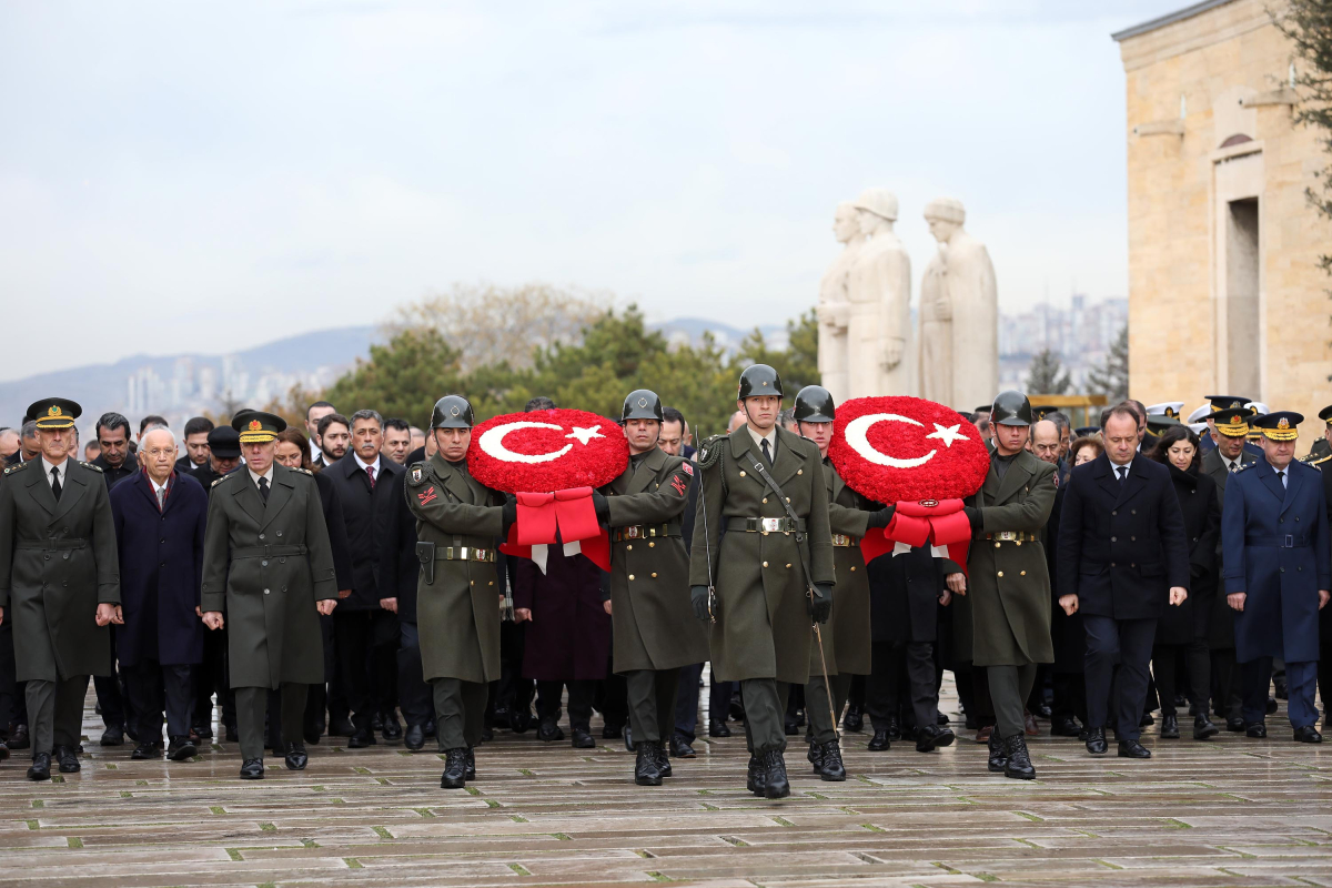 İsmet İnönü mezarı başında anıldı