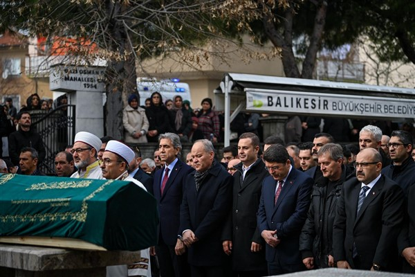 Balıkesir'deki patlamada hayatını kaybedenler defnedildi