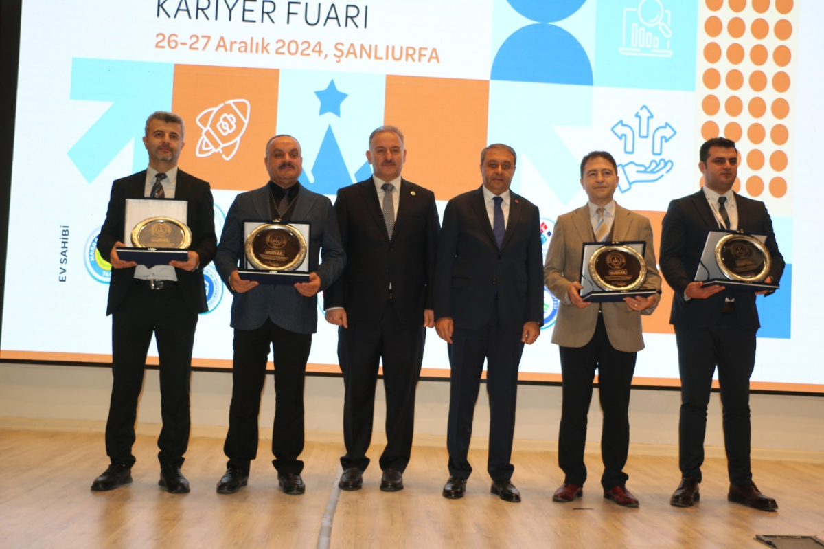 Güneydoğu Kariyer Fuarı’nda DEPSAŞ Enerji’ye plaket