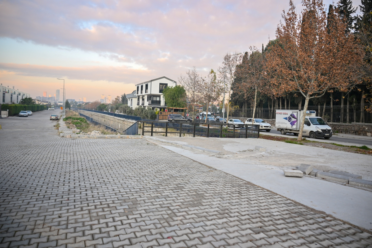 Bornova'da Anadolu Lisesi Kavşağı yeniden düzenleniyor