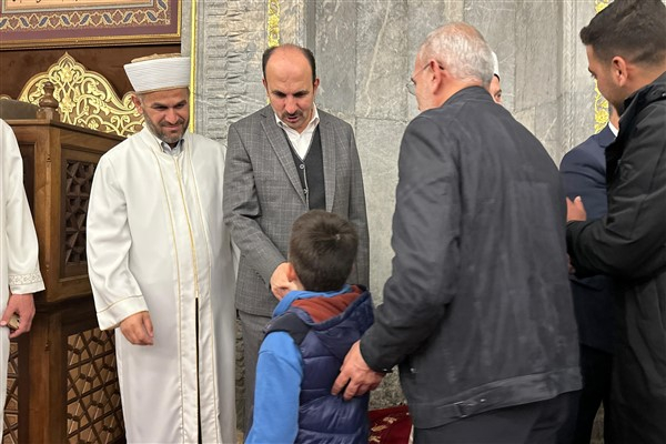 Vali Akın ve Başkan Altay, Sultan Selim Camii'nde Konyalılarla buluştu