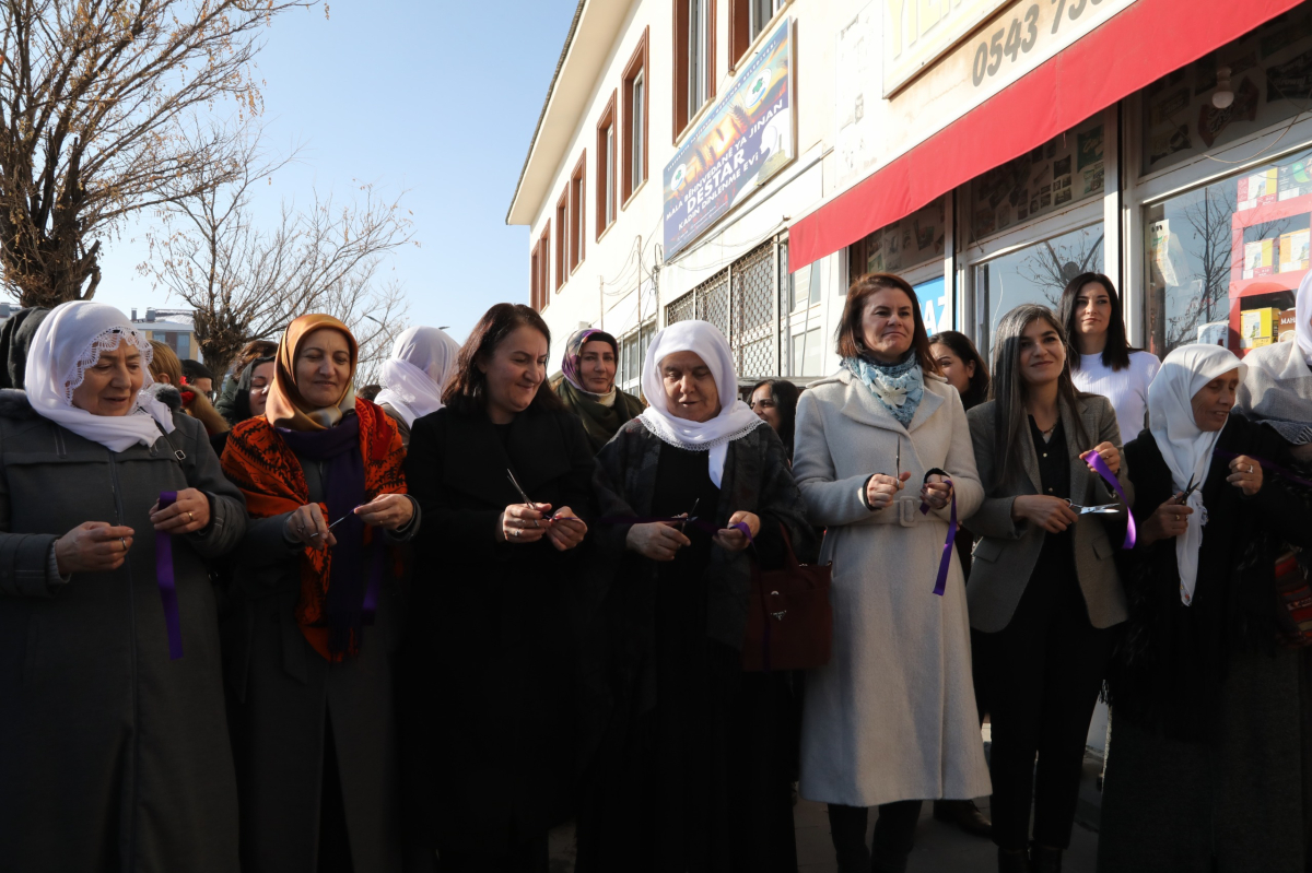 Gürpınar’da ‘Destar Kadın Dinlenme Evi’ açıldı