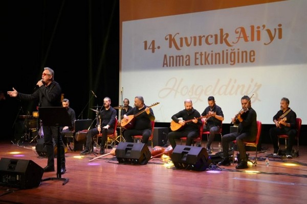 Kartal Belediyesi'nden Kıvırcık Ali’yi anma konseri