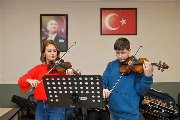 Esenyurt Belediyesi, müzik kültürü oluşturmak için eğitimlerini sürdürüyor