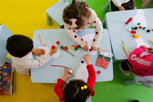 Yalova Belediyesi'nden çocuklara el becerisi atölyesi