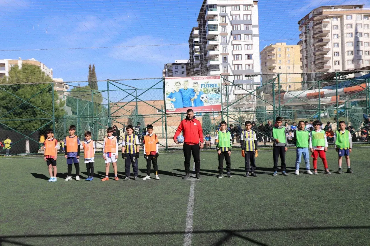 Karaköprü 'de 7-14 yaş arası futbol turnuvası başladı-(VİDEO)